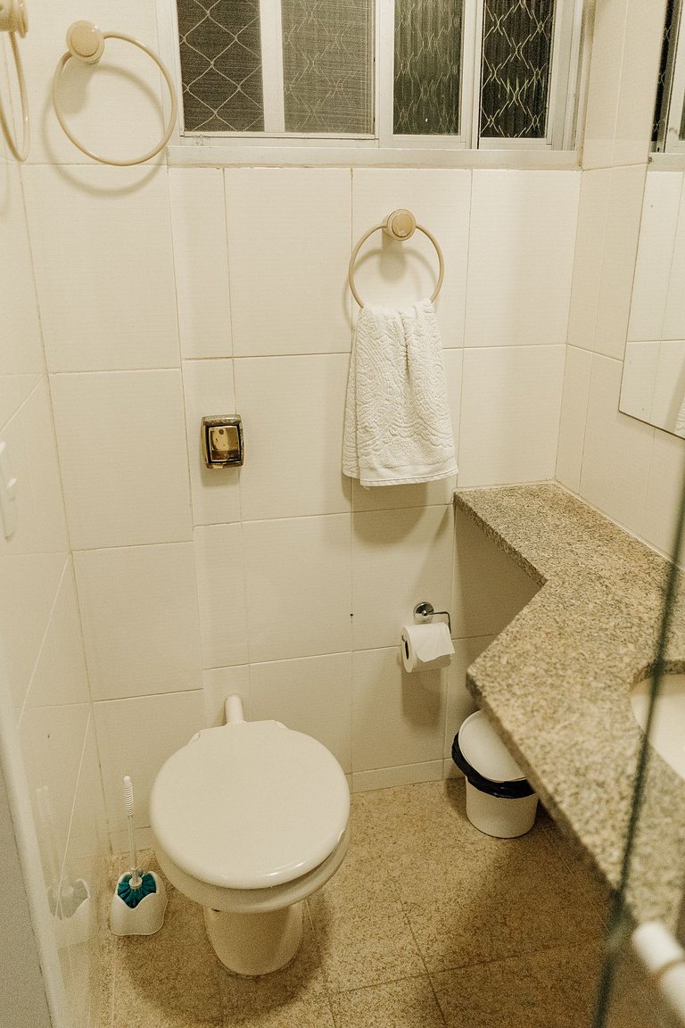 Apartamento familiar com acesso privativo à Praia Mansa