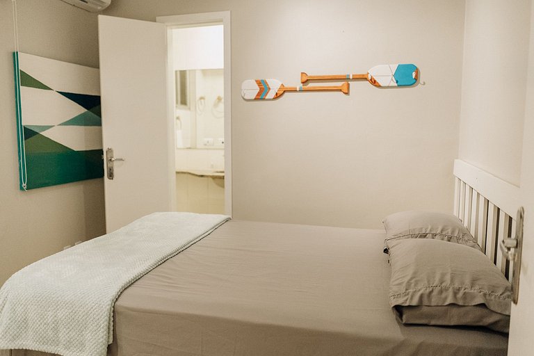 Apartamento familiar com acesso privativo à Praia Mansa