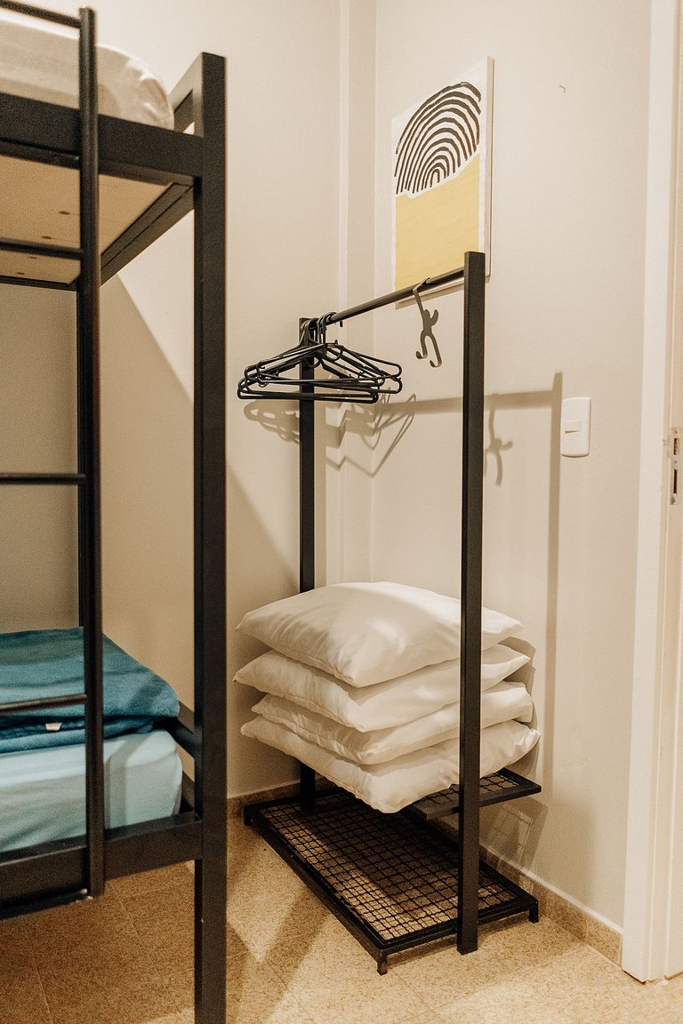 Apartamento familiar com acesso privativo à Praia Mansa