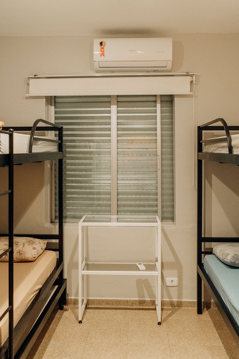 Apartamento familiar com acesso privativo à Praia Mansa