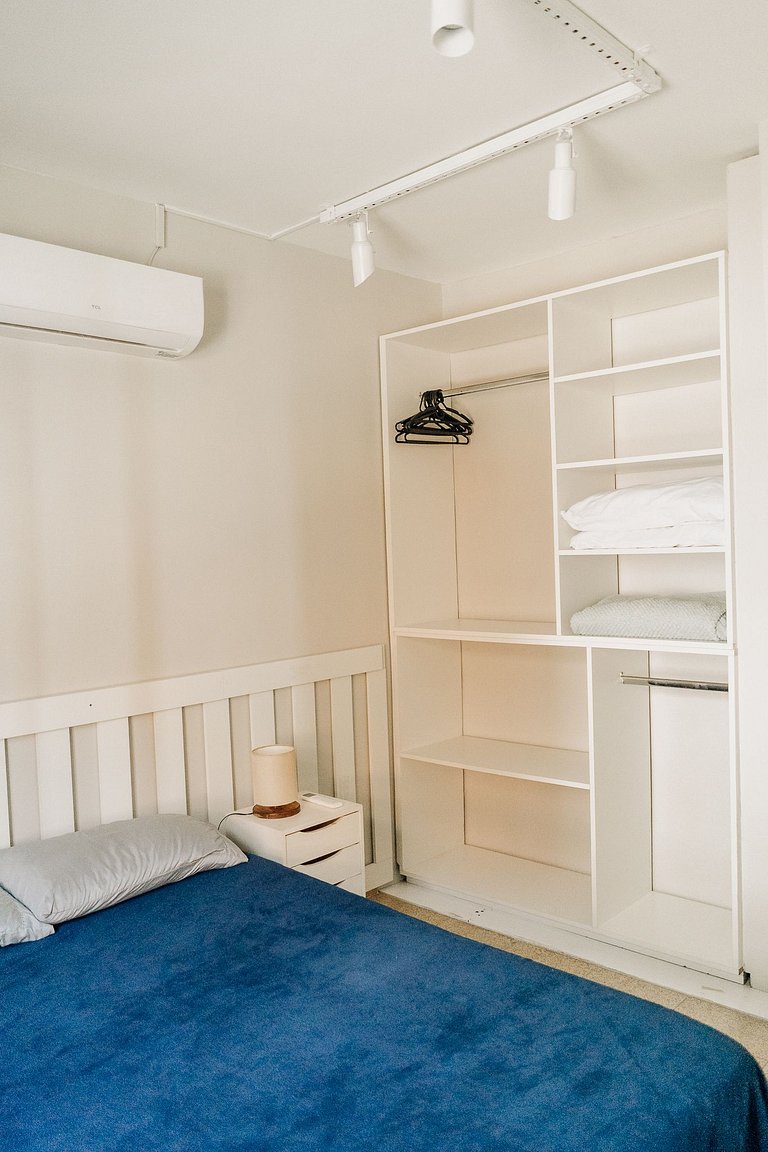 Apartamento familiar com acesso privativo à Praia Mansa