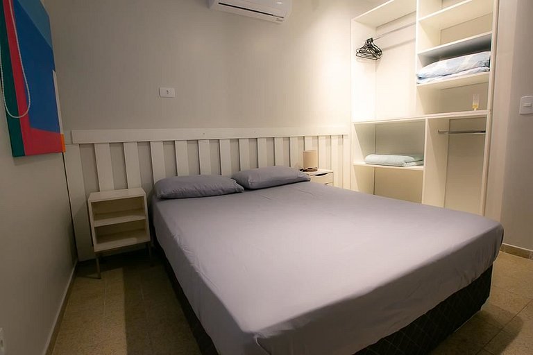 Apartamento familiar com acesso privativo à Praia Mansa