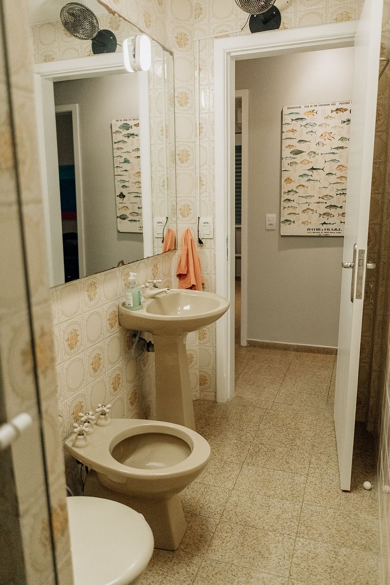 Apartamento familiar com acesso privativo à Praia Mansa