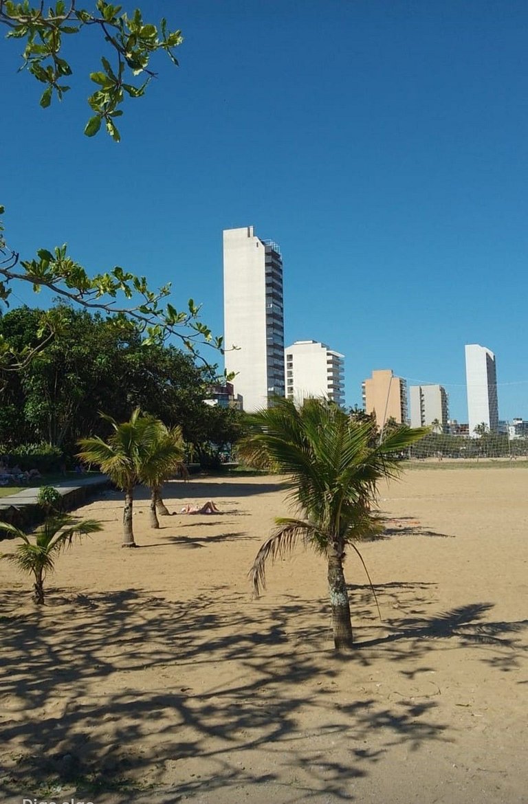 Apartamento familiar com acesso privativo à Praia Mansa