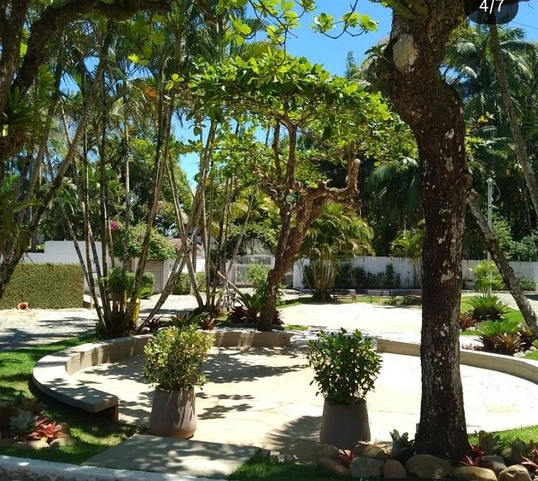 Apartamento familiar com acesso privativo à Praia Mansa